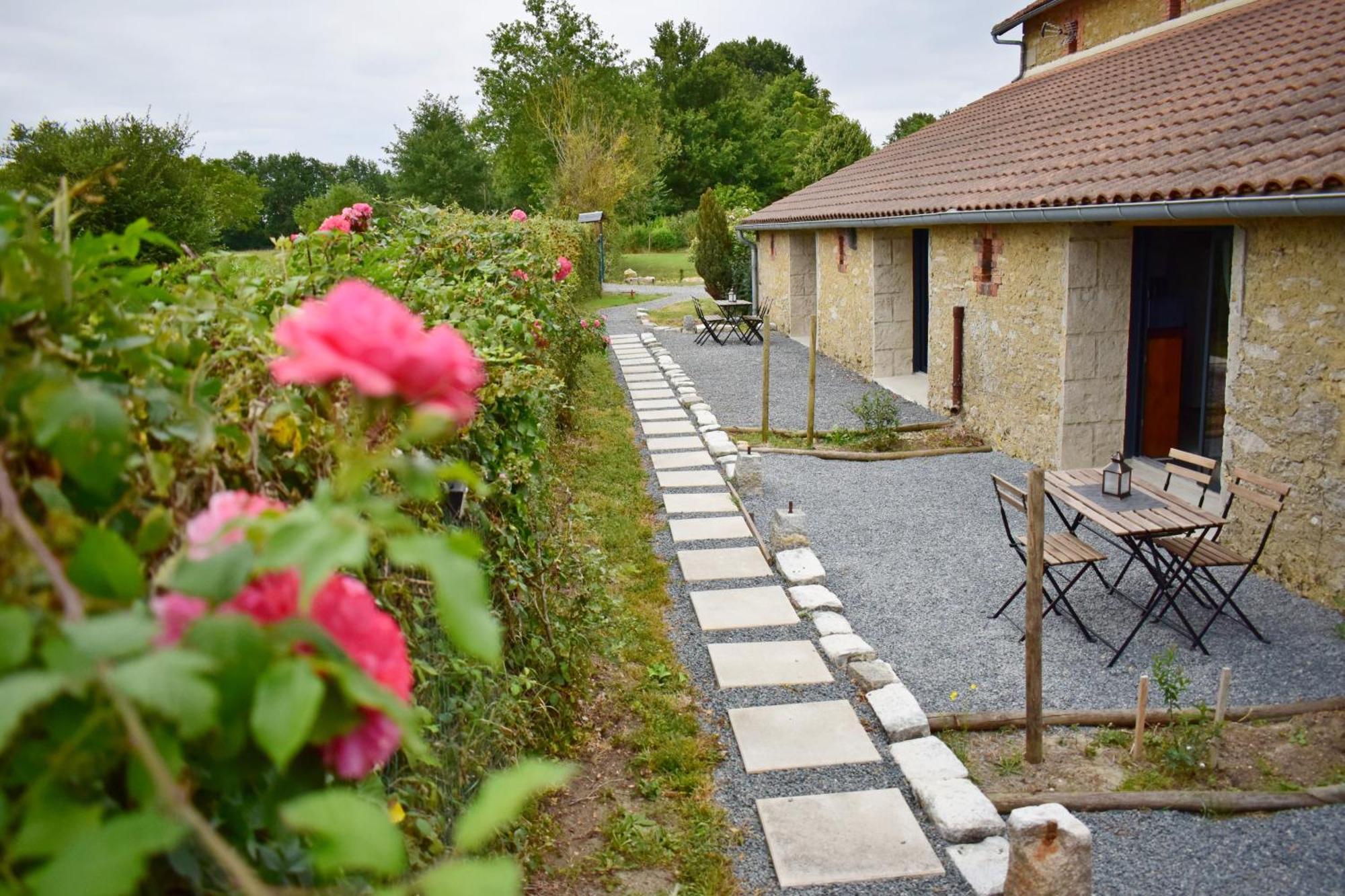 L'Oree Du Bois Gaubau Saint-Georges-sur-Layon Exteriör bild